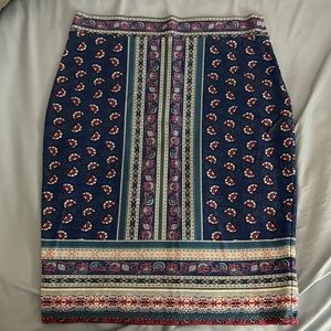 Patterned pencil skirt